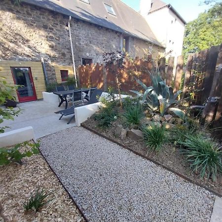 Studio Meuble Avec Terrasse Axe Rennes Saint Malo La Baussaine Eksteriør billede
